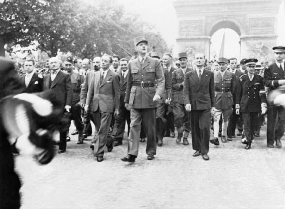El General Charles De Gaulle en París. Imagen tomada de Wikipedia.